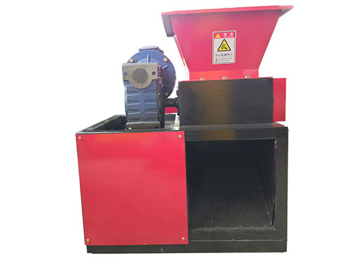 双轴撕碎机具有智能化、高效率、低耗能的优势