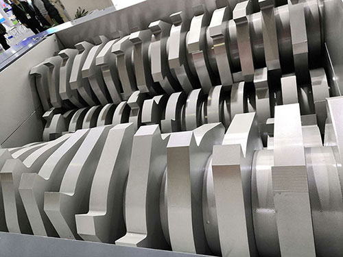 废旧轮胎撕碎机设备,废旧轮胎破碎设备厂家